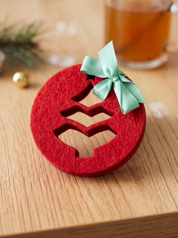 🌲 Zestaw Filcowych Podkładek Choinka – Świąteczne Ciepło na Twoim Stole ☕ 6szt. Czerwone