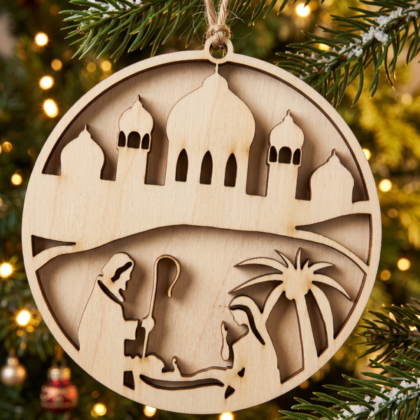 🌟 Drewniana Bombka Ażurowa – Święta Rodzina na tle Betlejem 🎄