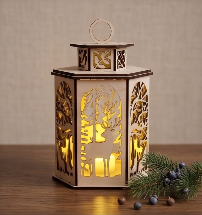 🦌 Magiczny Drewniany Lampion Ażurowy – Zimowy Las z Jeleniem 🌲
