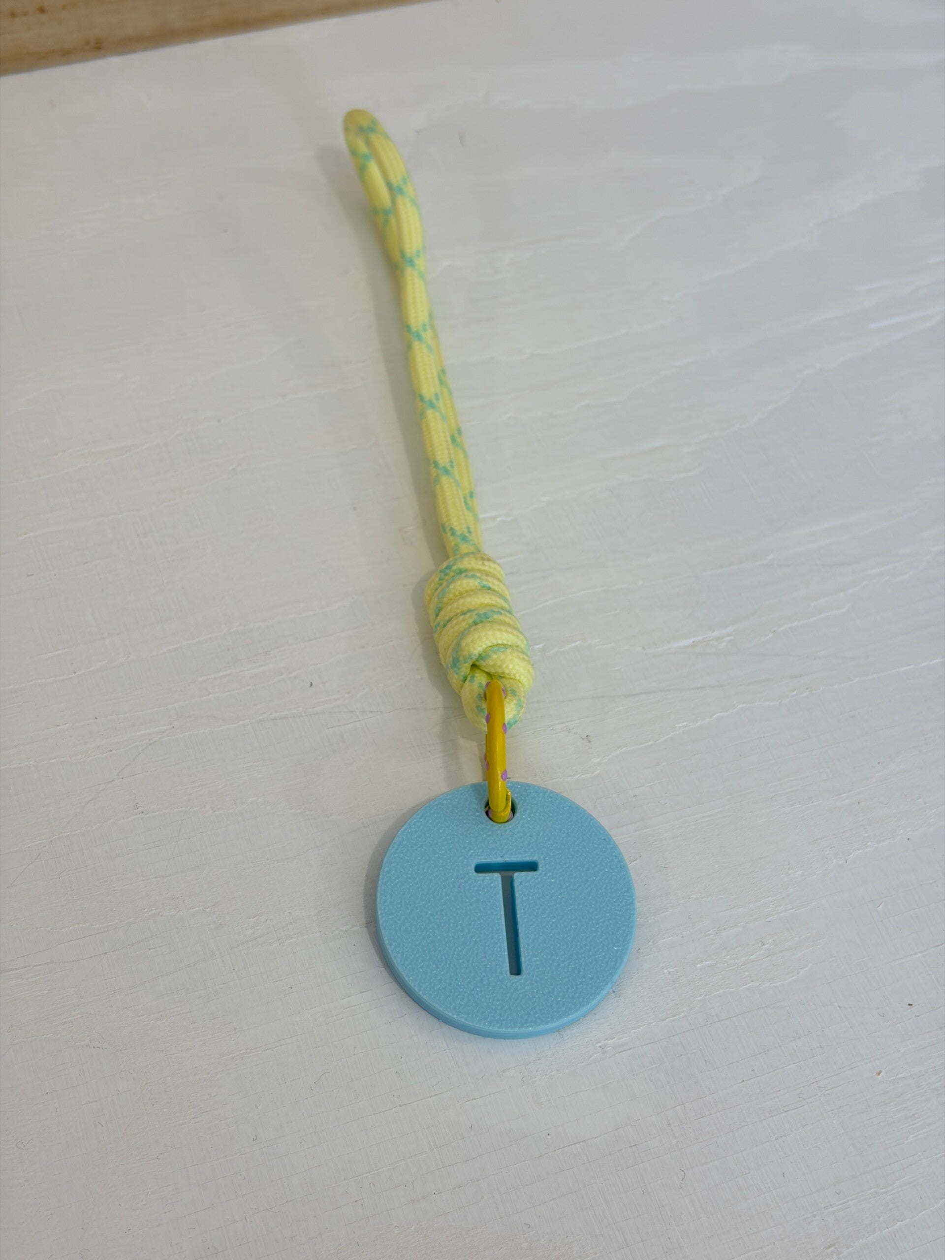 Sleutelhanger Letter