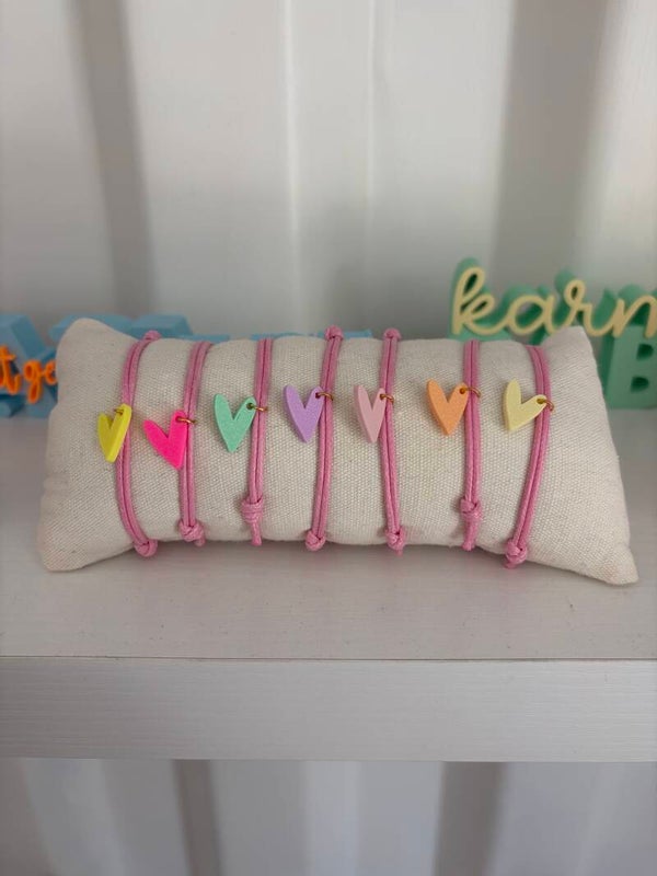 Roze armbandje met geprint hartje