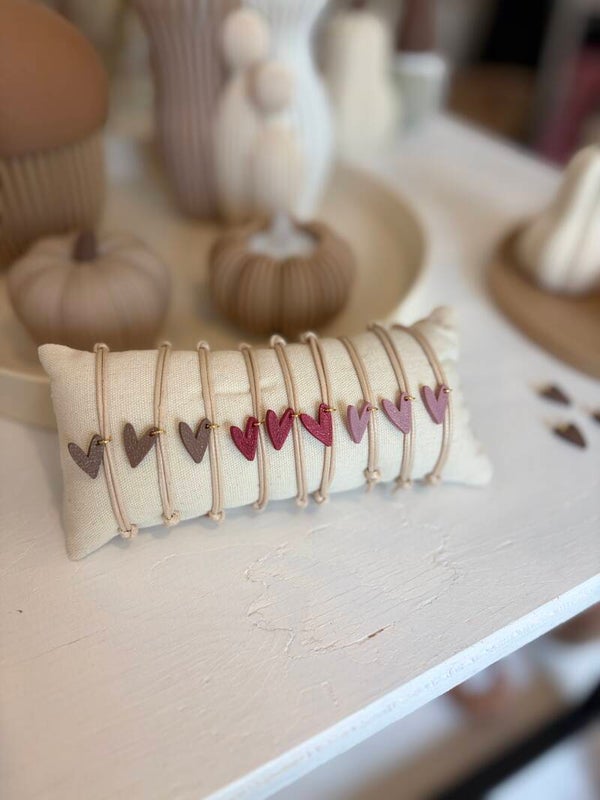 Beige Armbandje met geprint Hartje