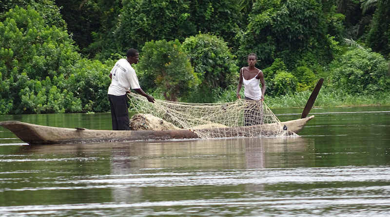 Pêche traditionnelle sur le fleuve