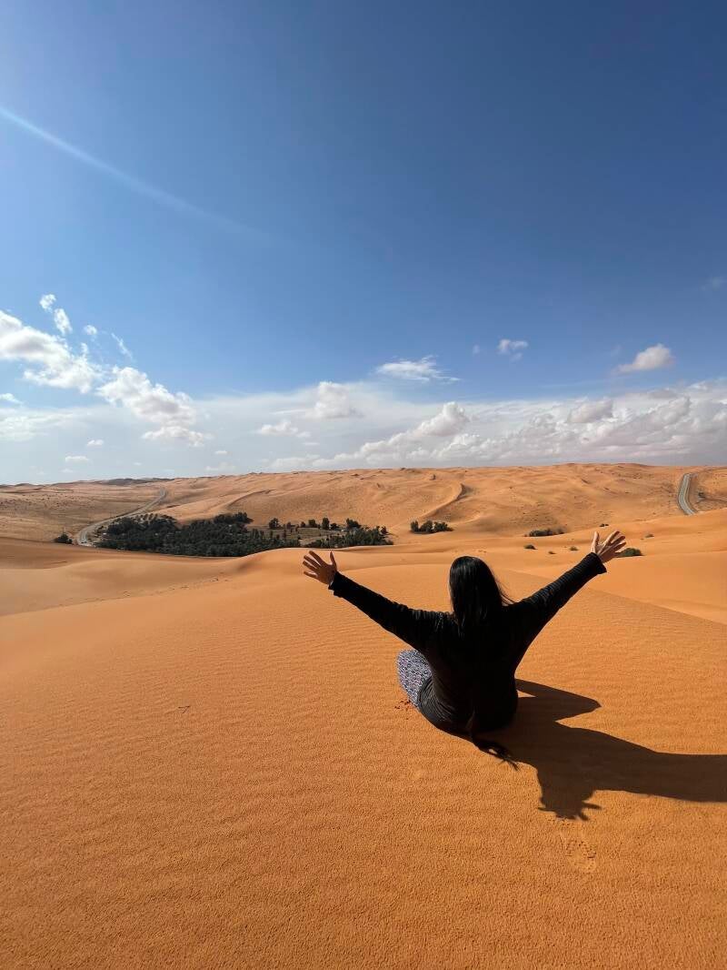 kelly digital nomad and energy healer traveling in saudi arabia for alternative healing methods