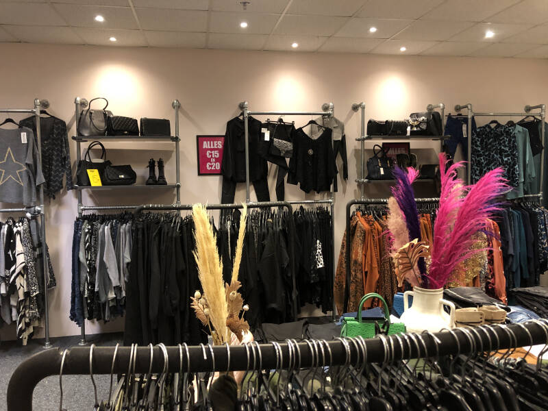 tientallen spots gemonteerd