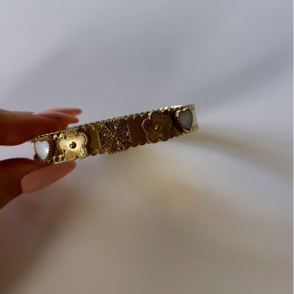 Gold bangle