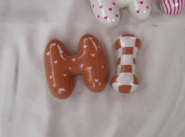 Bubbel letter “hi”