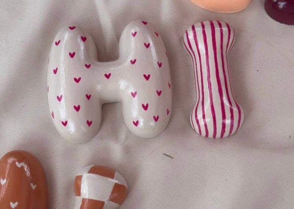 Bubbel letter “hi”
