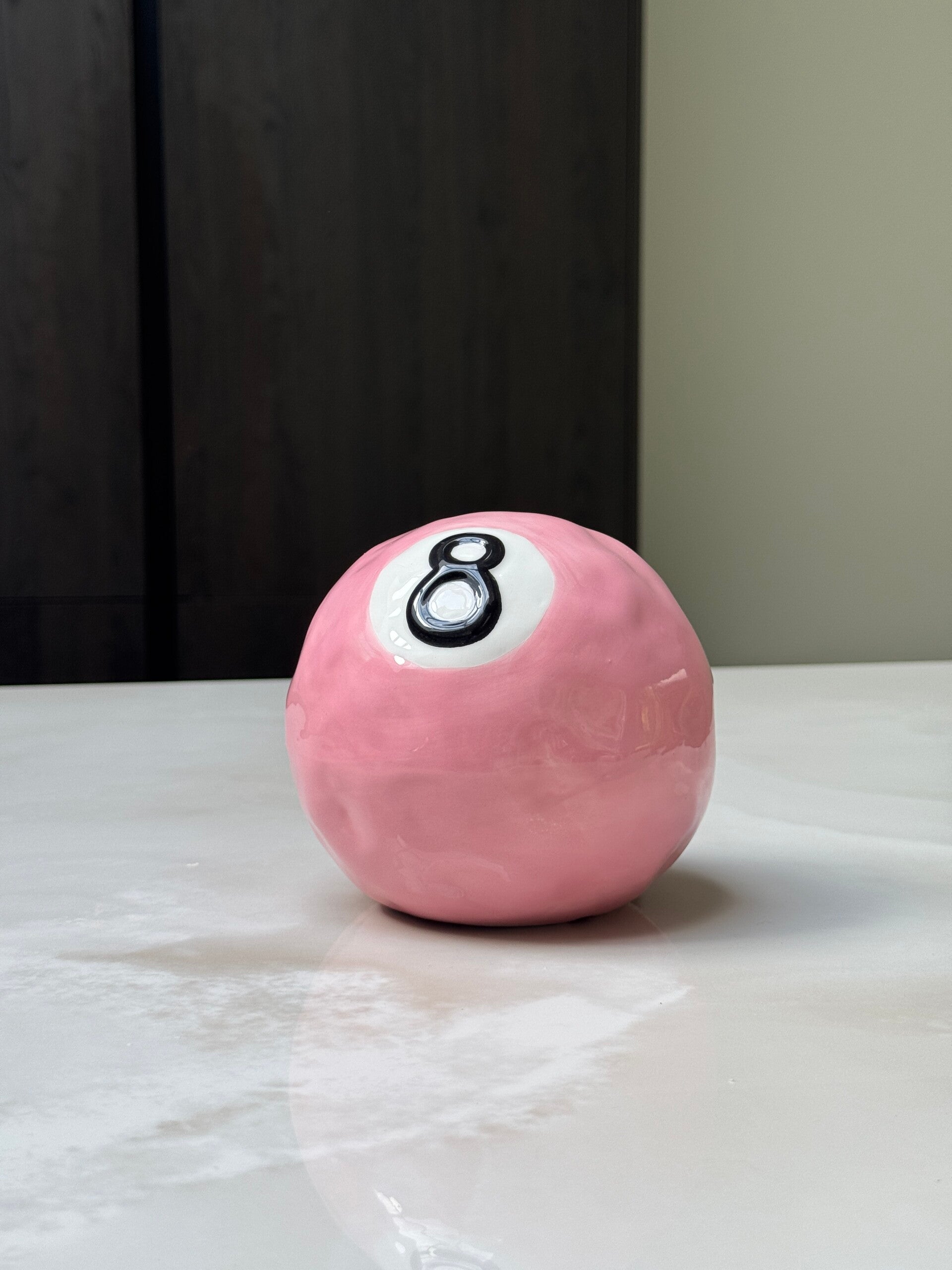 Roze 8-ball spaarpot | Dopamine decor voor in huis
