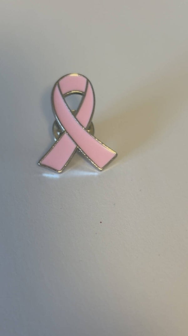 Broche octobre rose