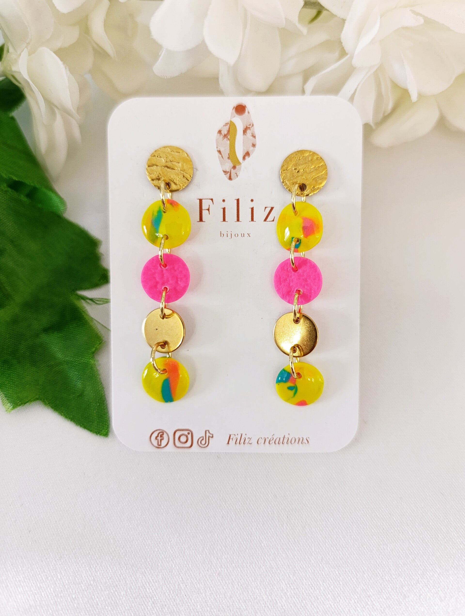 Bonheur _ Cascade de perles  _ Boucles d'oreilles