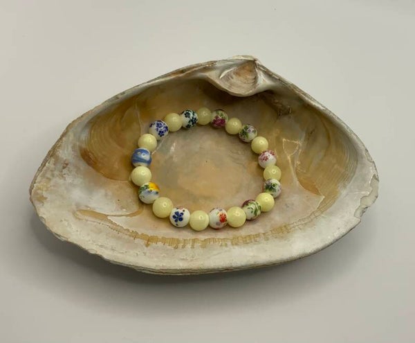 Yellow Iris (size 7” wrist)