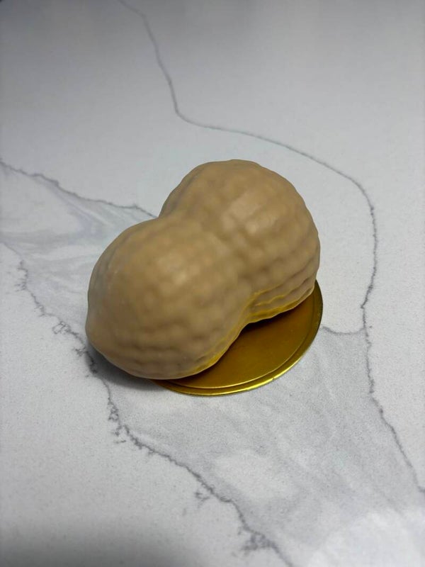 Cracking fruit desserts- Peanut