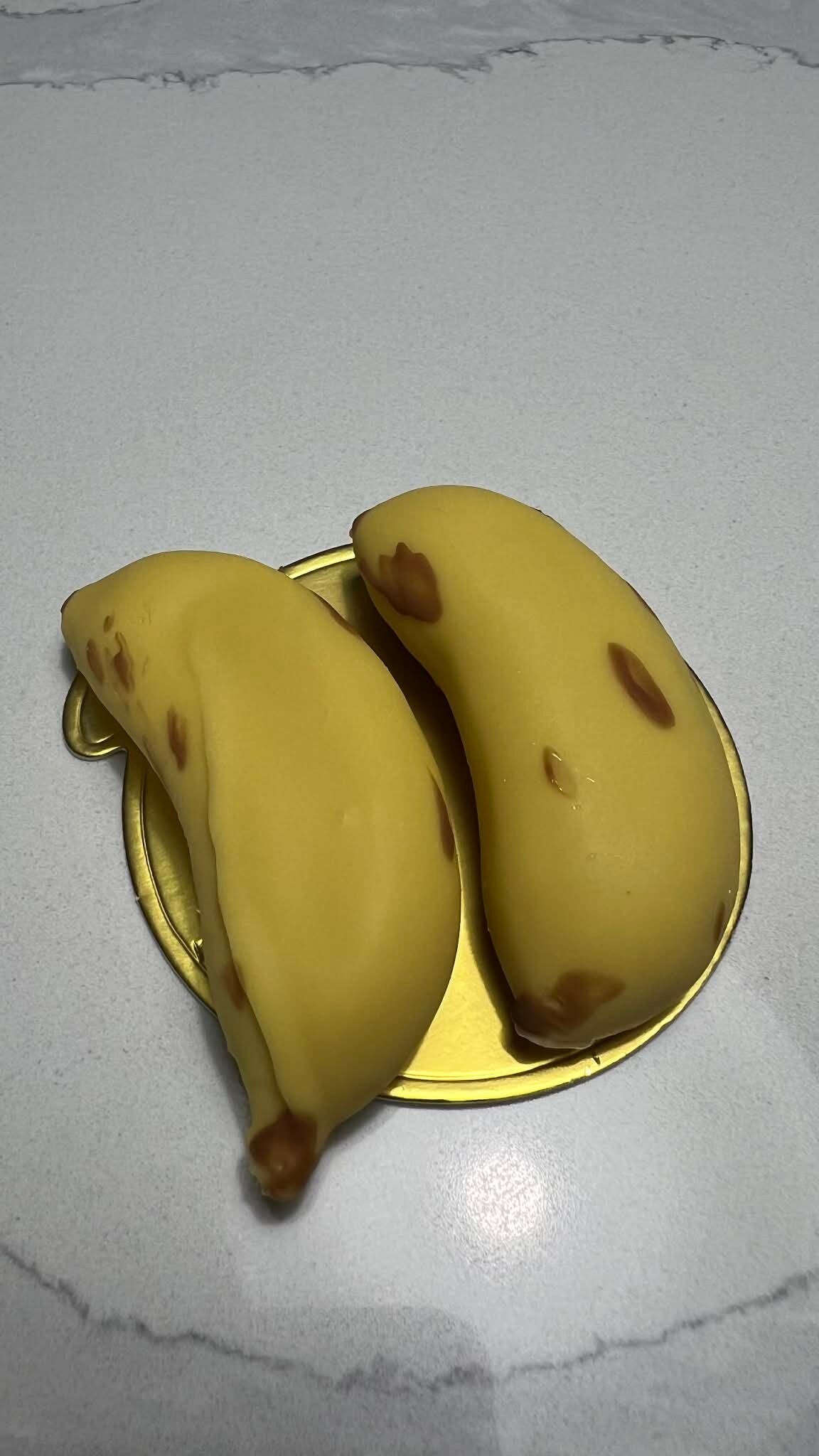 Cracking fruit dessert - Banana