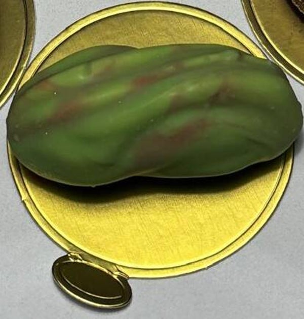 Cracking fruit dessert - Pistachio