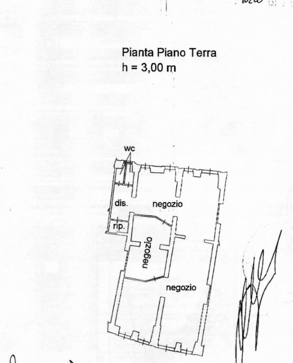 LOCALE COMMERCIALE MOLFETTA CENTRO STORICO