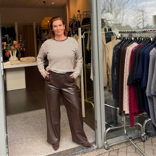 Trui met Streep Donkerbruin