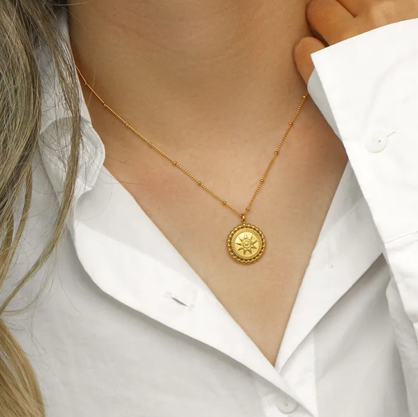Sonnen Medaillon Halskette