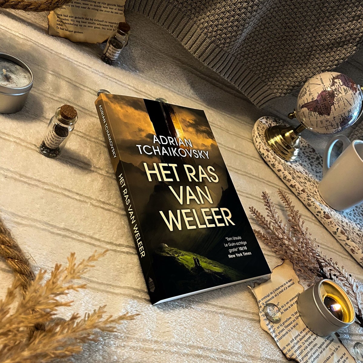 Het ras van weleer - Adrian Tchaikovsky / Recensies | thereadingtwinsnl