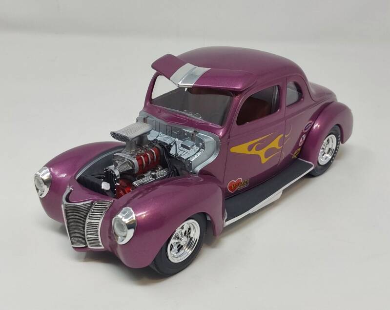 1/25 1940 Ford