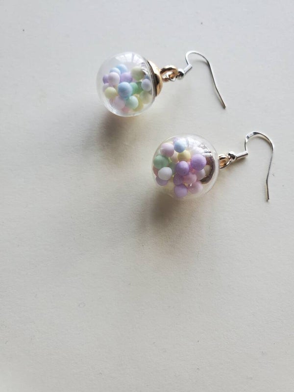 boucles d'oreilles boule avec boules multicolores