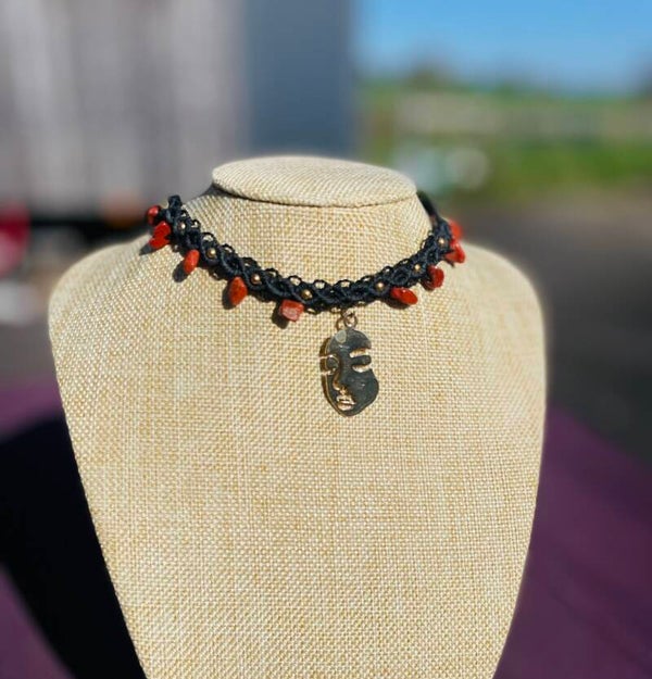Collier "Visage de feu"