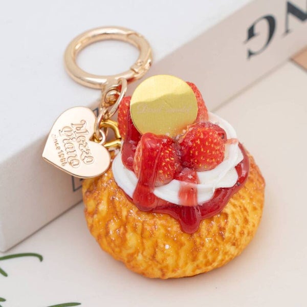 Porte clé / bijou de sac chou à la fraise