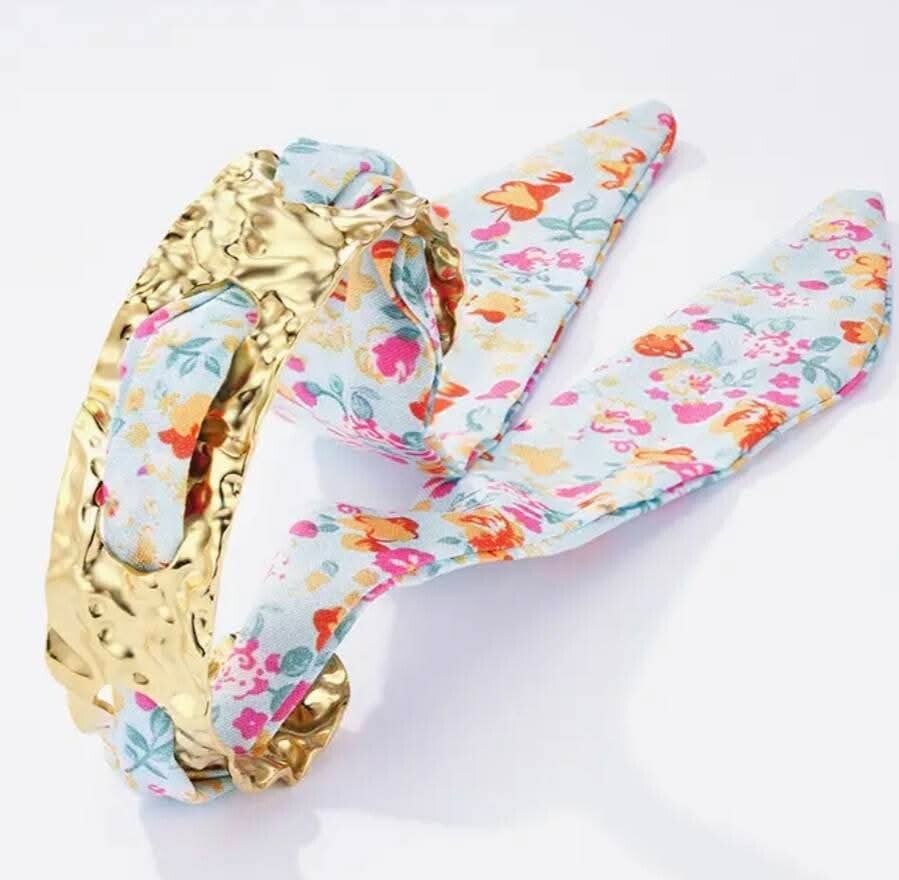 Bracelet manchette court foulard bleu
