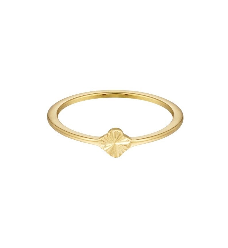 Clover ring