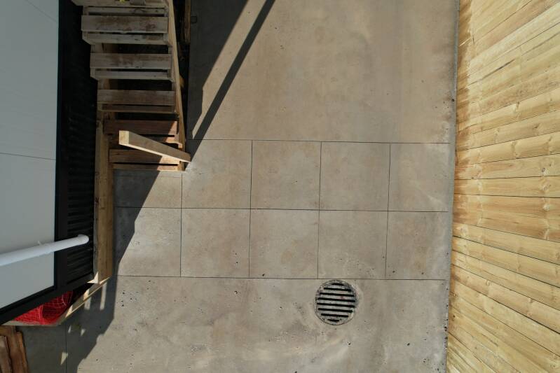 Decorative pattern cut into driveway