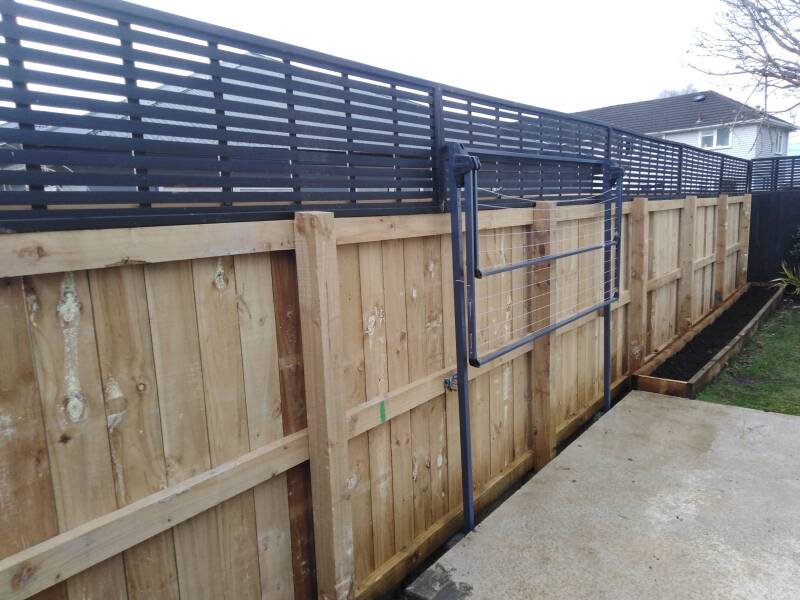 Fence with topper and new washingline