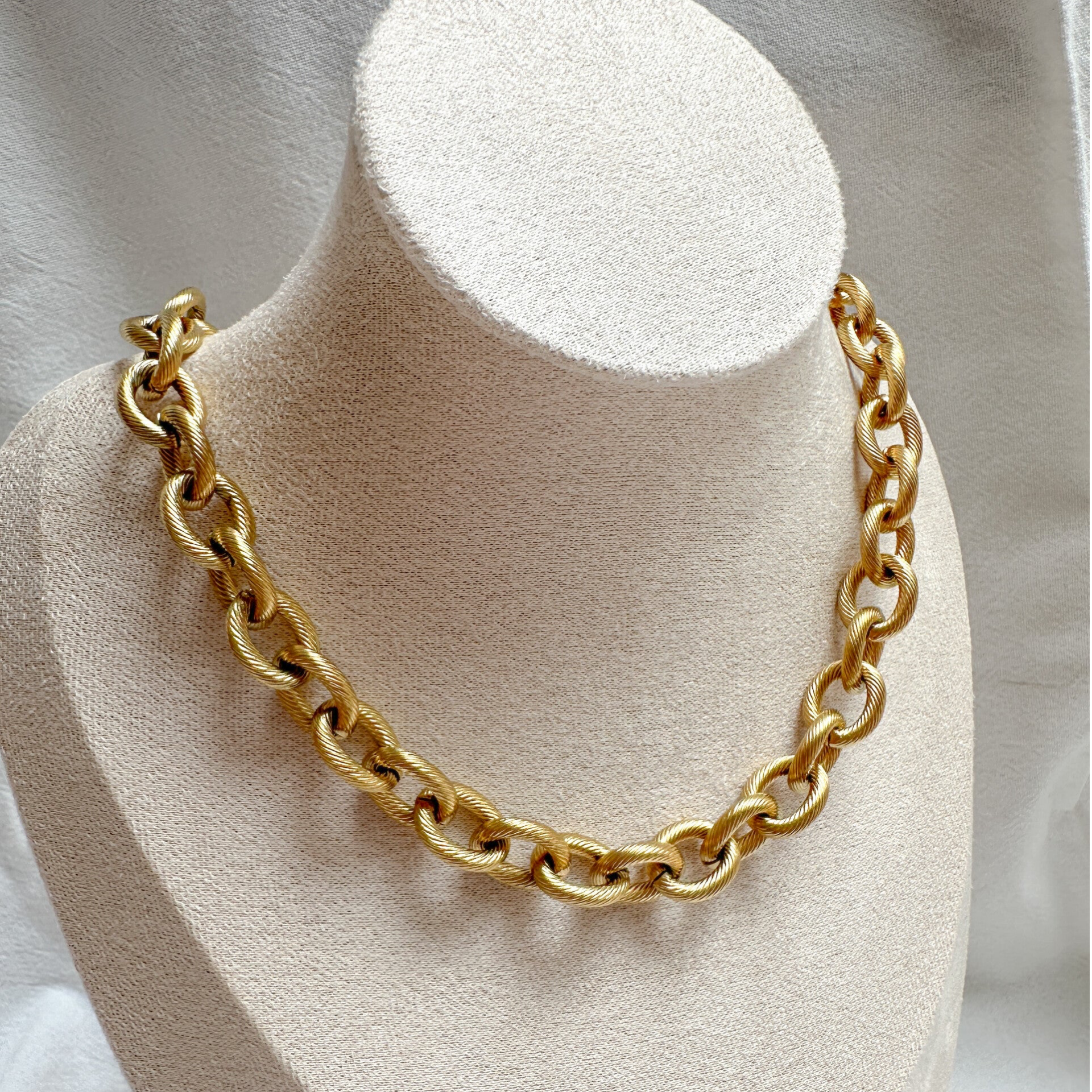 Statement ketting goud