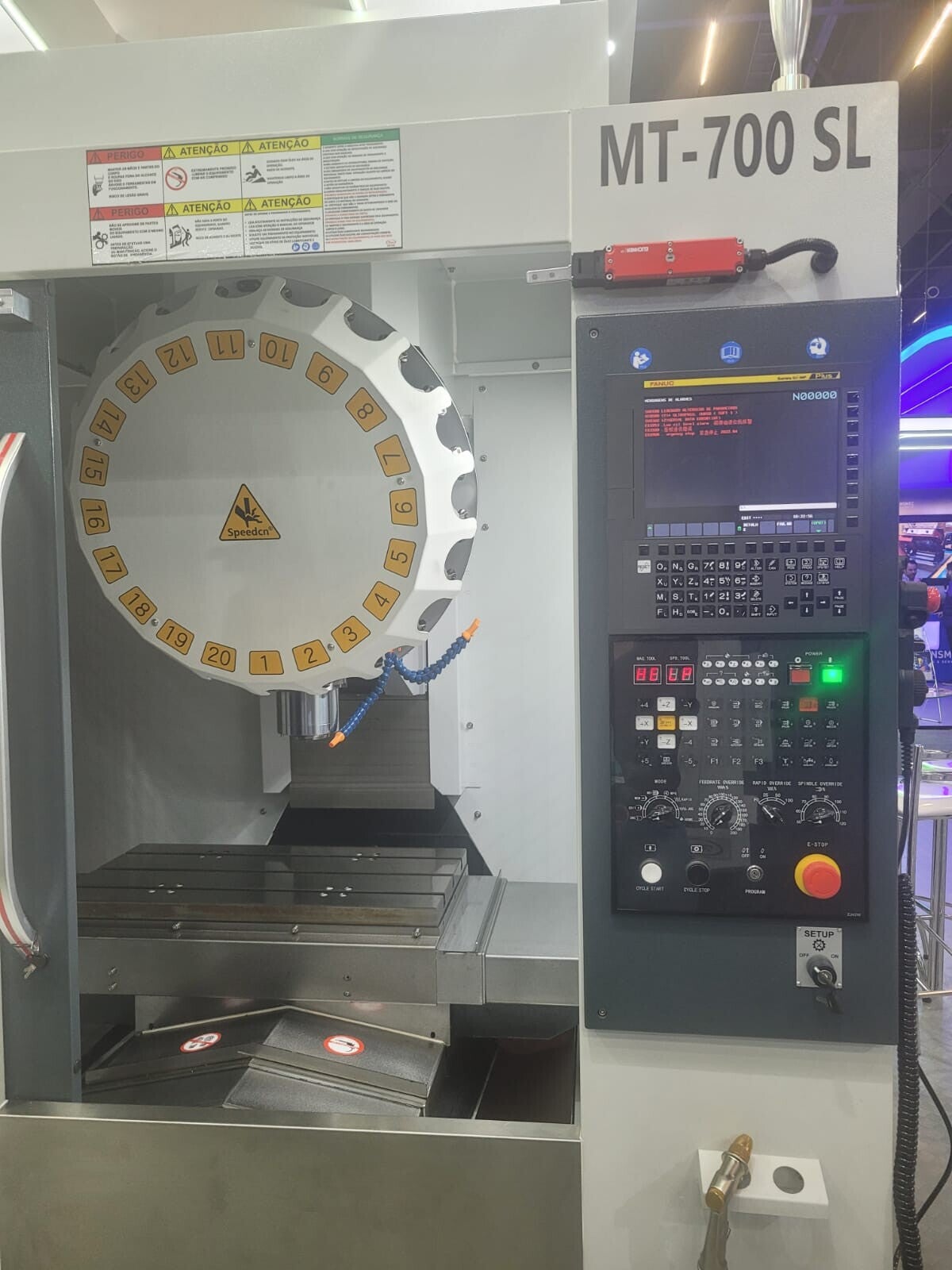 Werkzeugmagazin, pneumatisch von der Travis MT-700 SL