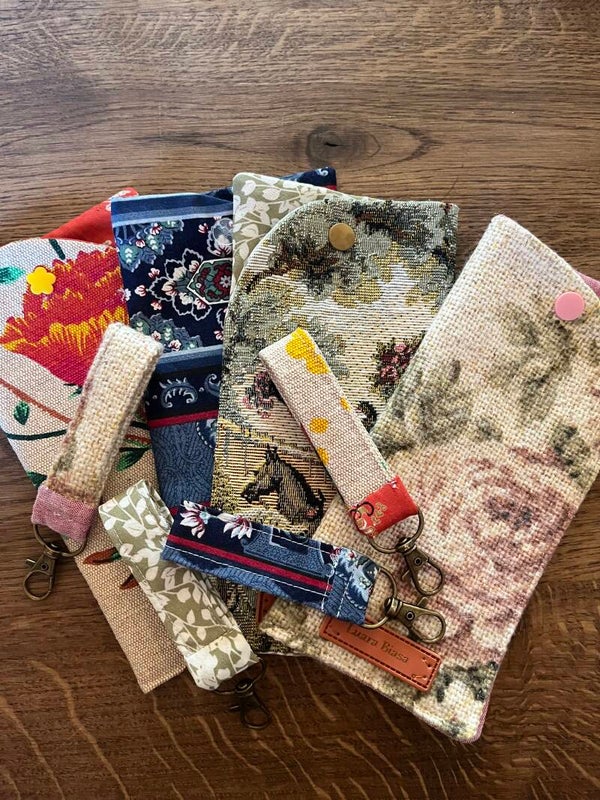 Sets: Brillenhoes en sleutelhanger