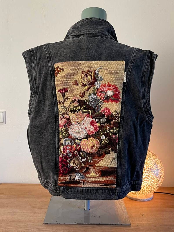 Gilet zwart, upcycled, maat 42-44