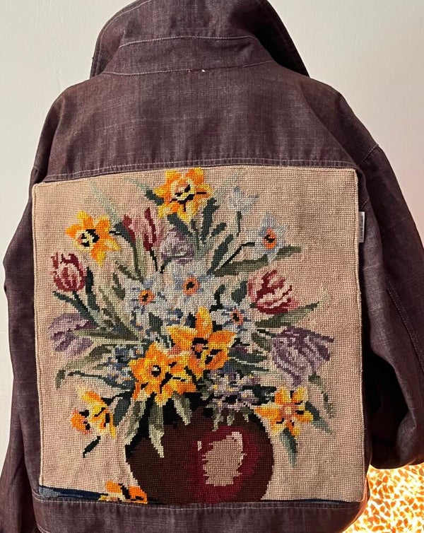 Stoffen jas, bruin ‘Bloemenvaas’ maat 44