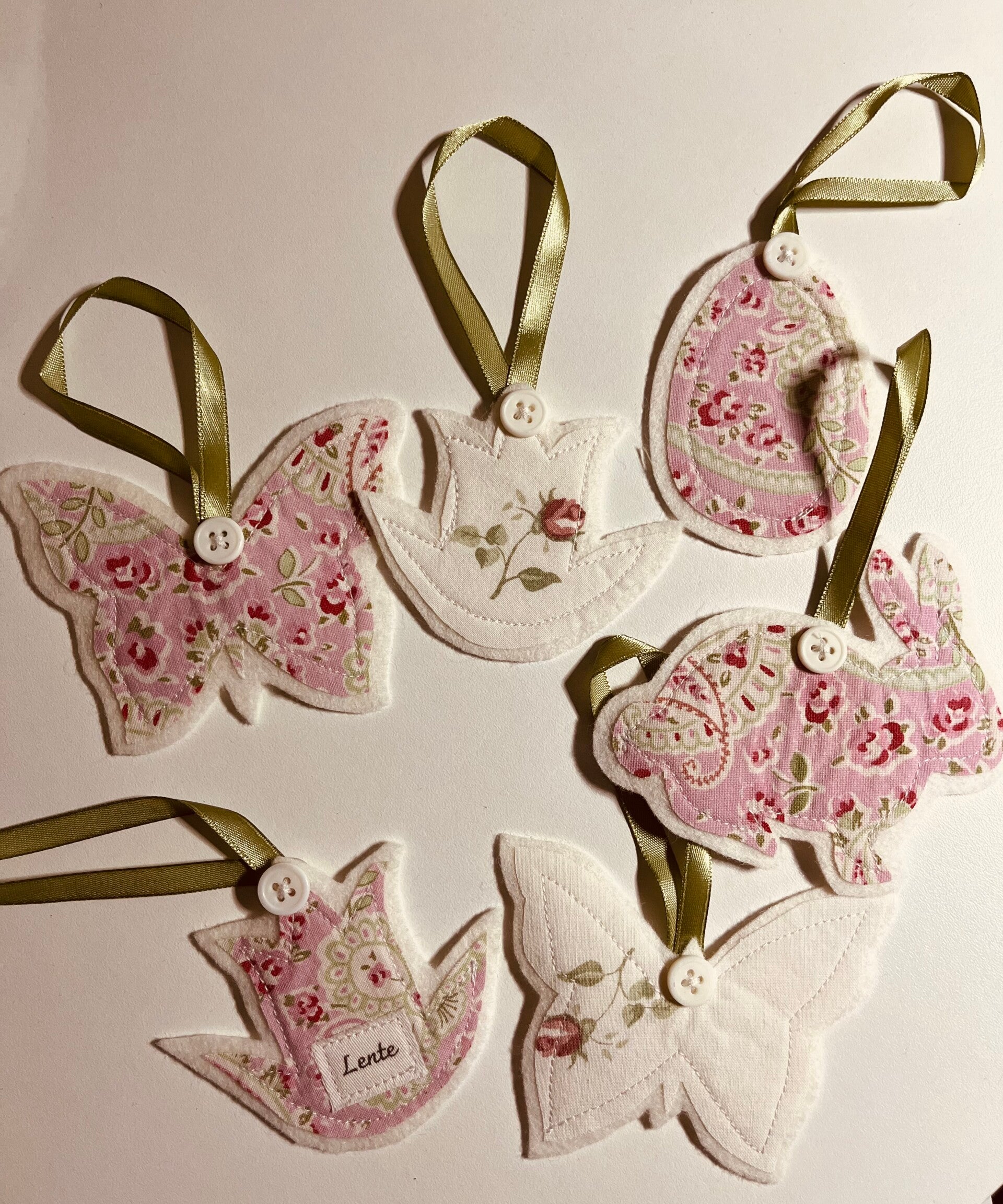 Lente hangers roze en geel
