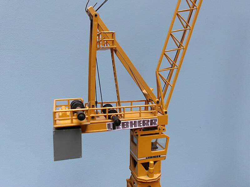 Liebherr  140 HC-K schaal 1:87