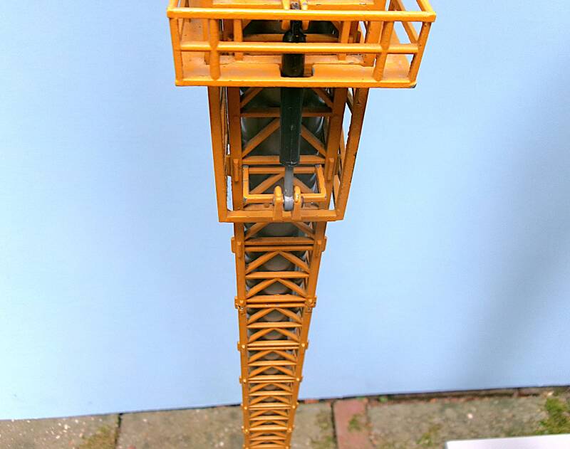 Liebherr  140 HC-K schaal 1:87