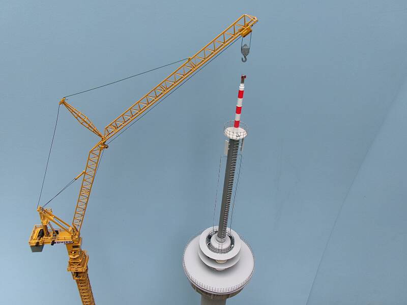 Liebherr  140 HC-K schaal 1:87