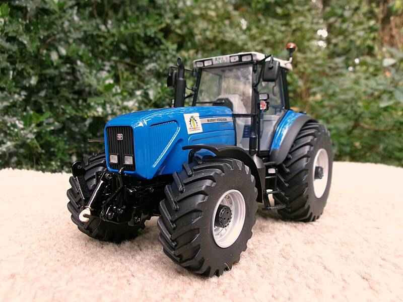 Massey-Ferguson 8260 Plogmaker 1:32