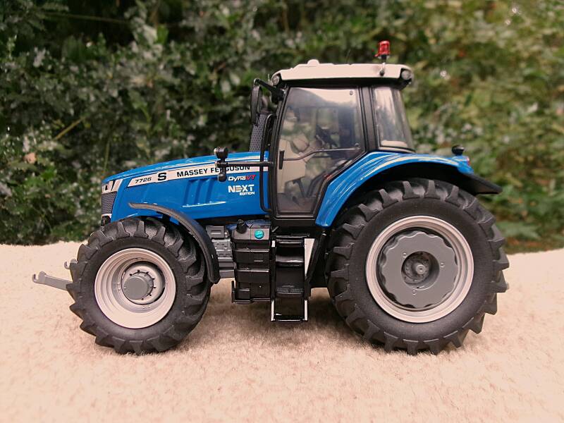 Massey-Ferguson 7726 S Plogmaker 1:32
