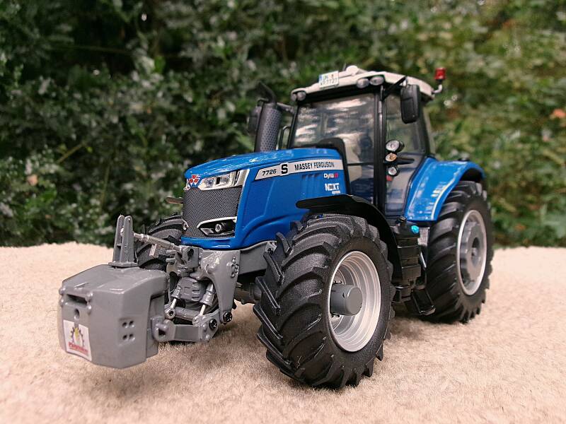Massey-Ferguson 7726 S Plogmaker 1:32