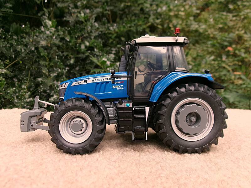 Massey-Ferguson 7726 S Plogmaker 1:32