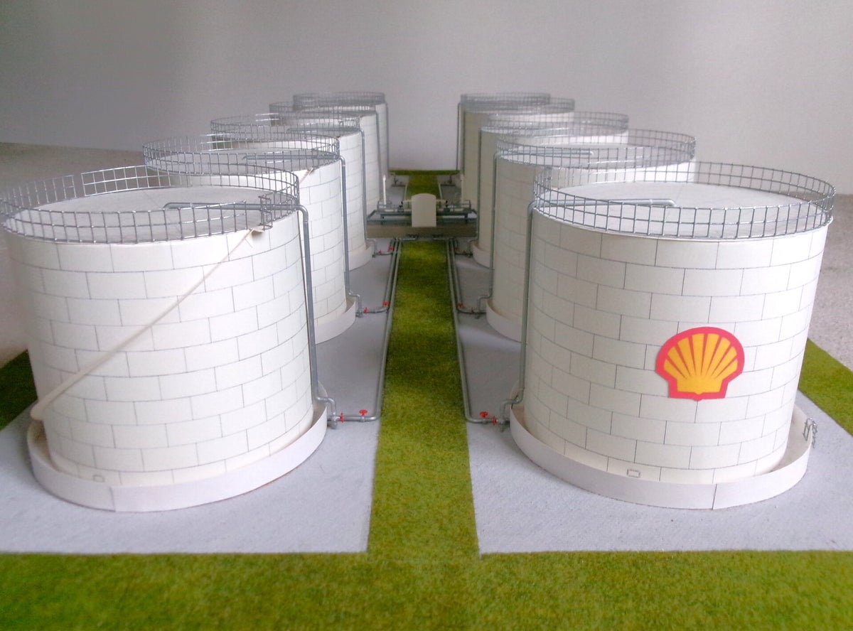 Vijfde uitbreiding raffinaderij in schaal 1:87 / Zelfbouw | Eriks ...