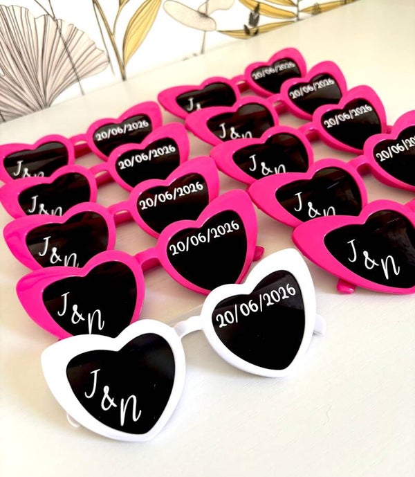 Lunettes de soleil personnalisées en forme de coeur | mariage coloré