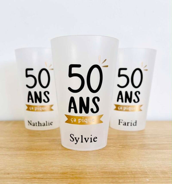 Gobelet personnalisé anniversaire | 50 ans ça pique !
