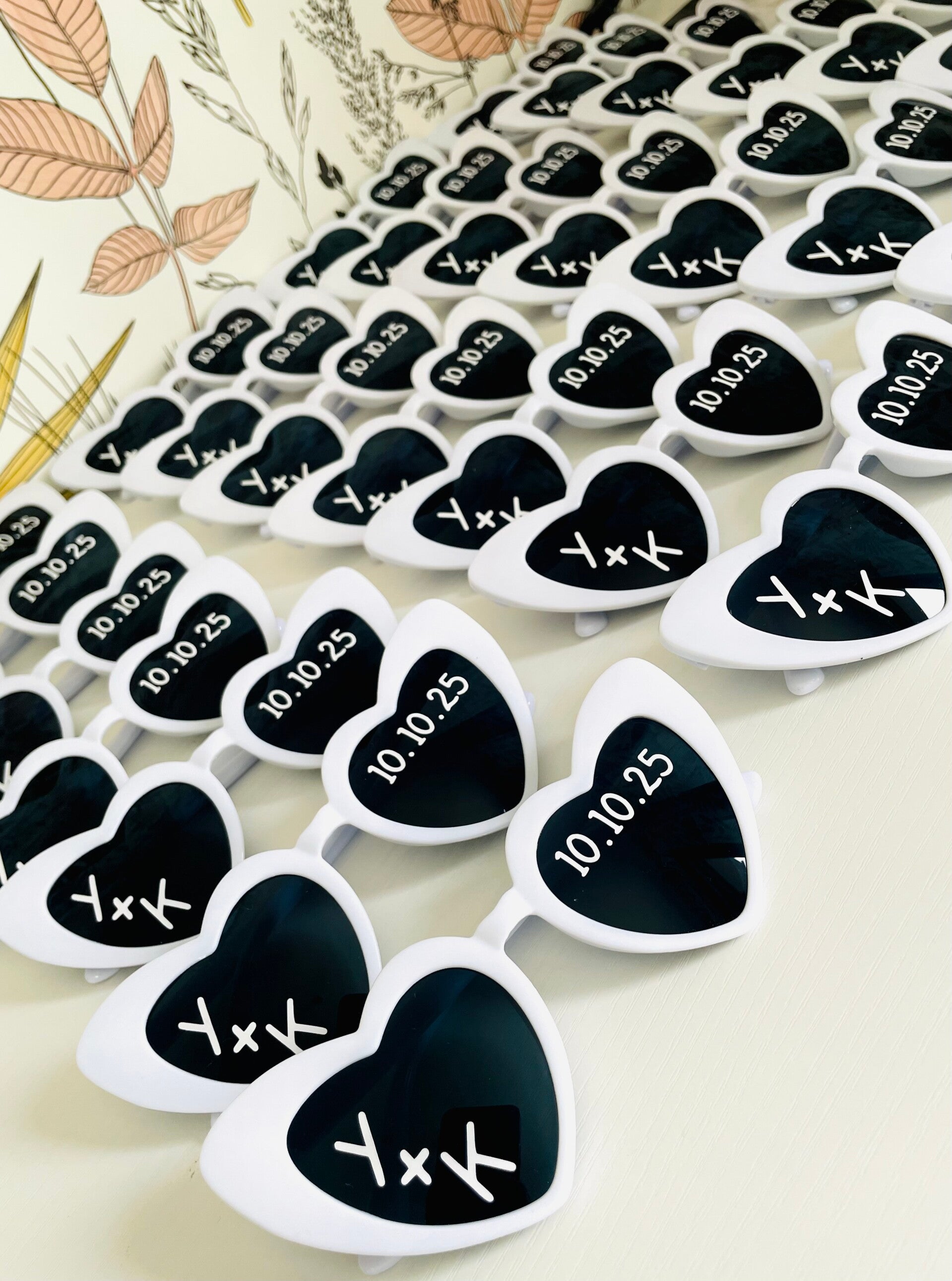 Lunettes de soleil personnalisées en forme de coeur | mariage