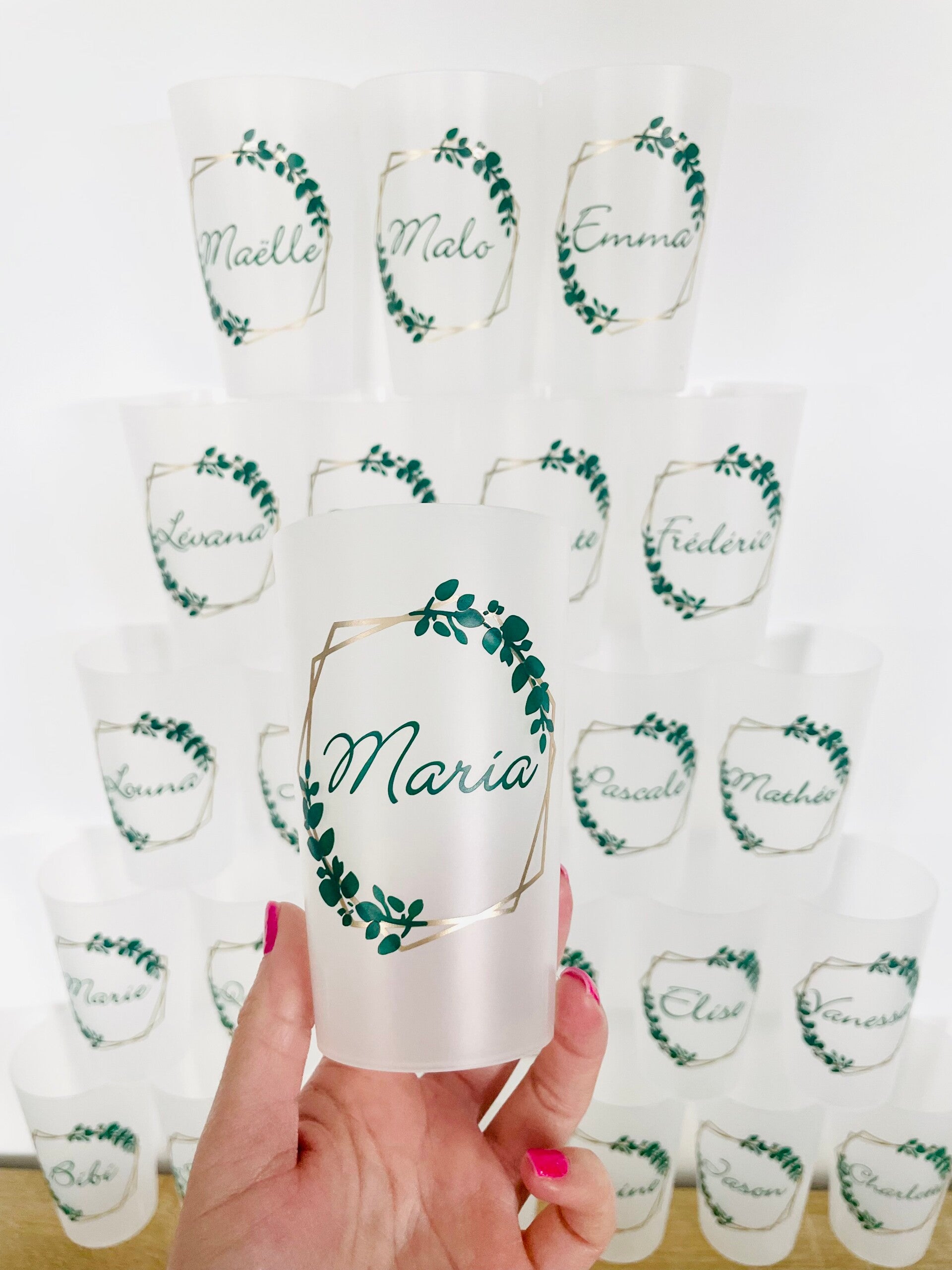 Gobelet personnalisé avec prénom des invités | cadre avec feuilles/feuillage