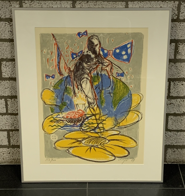 0228 - Henny van der Vegt - figuur in blauw/geel ( 65 * 80 incl. lijst)